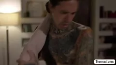 تشغيل Big Ass TS STEP SIS يغوي Stepbro مع الجنس الخنثى المتشددين