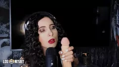 Afspelen Duits Femdom Lou Nesbit & Lia Louise in intieme cuckold ASMR -ontmoeting