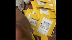 Oynat Walmart Güç Gezisi: Breakroom Porno'da Yumruklu Yönetici