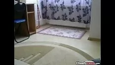 انها تبشر الحمار الكبير