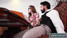 تشغيل لينا سول من التارسو تحصل على قشعريرة من مصمم الأزياء الخاص بها