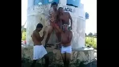 Reproducir dinastía cantada