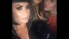 Demi lovato en ihrem hot allhallows eve-kostum
