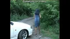 Redare Brunet fierbinte în înregistrare video exterioară de sex