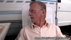 Oynat Avro ergen ile Cum