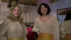 Oynat Dikizci tom ergen,yay burcundaki yaşlı çocuğu görüyor (1978) seks görünümü 1
